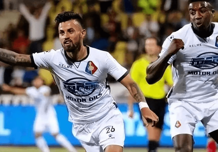 格兰足球的 格兰足球的