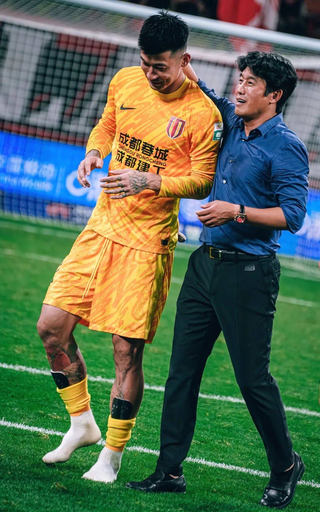 他参观了当 他参观了当