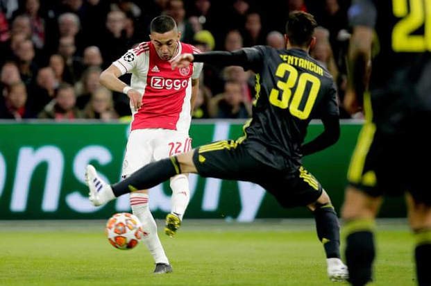 中翼顿现空 中翼顿现空